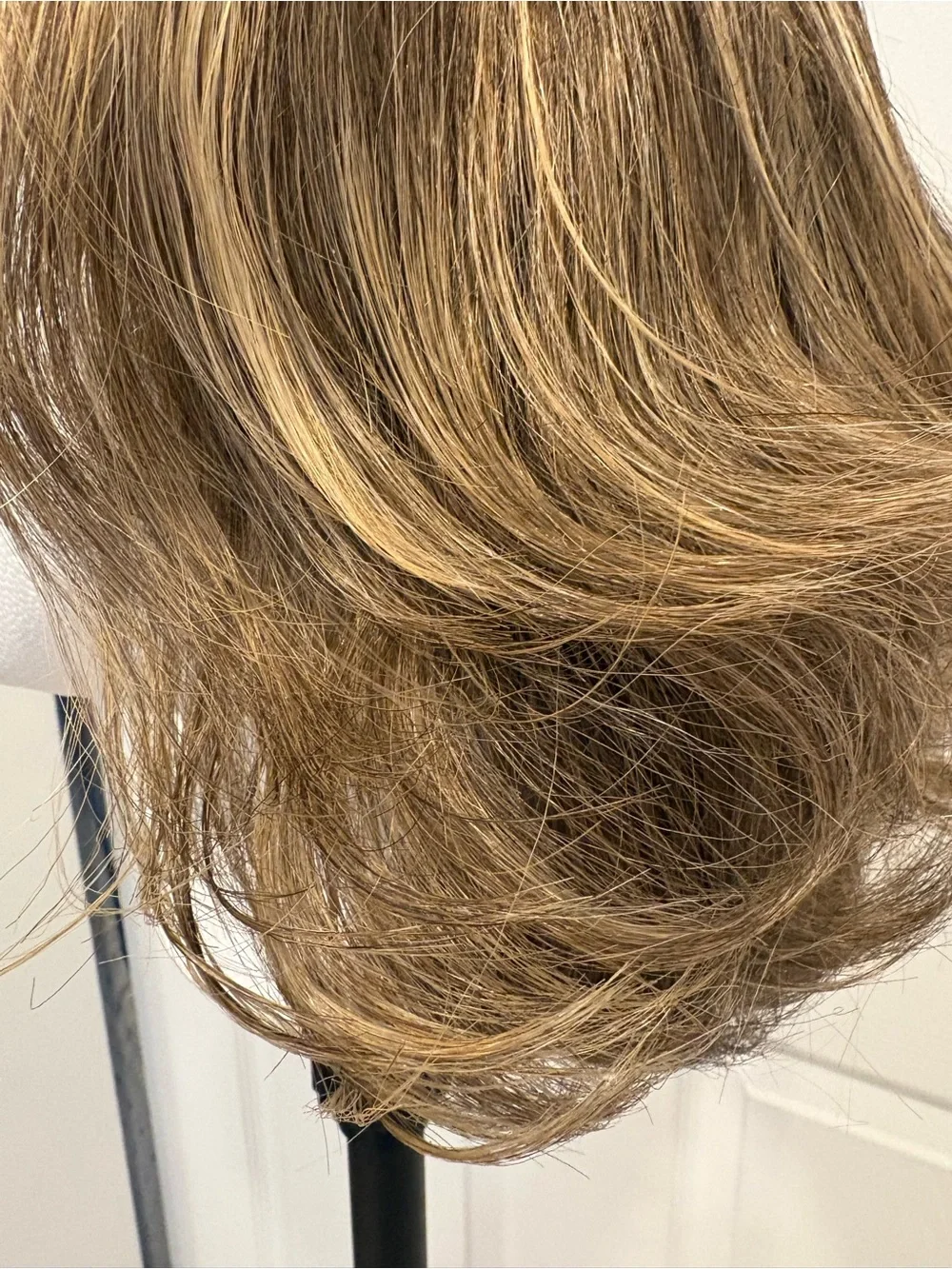 PAULA YOUNG Brown Brunette Medium Length Synthetic Wig! Highlights Medium Blonde